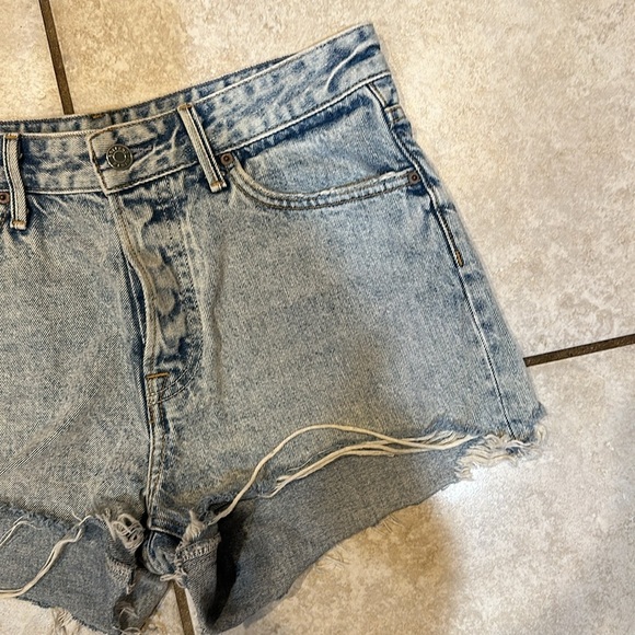 GRLFRND Helena Acid Wash Denim Shorts 26 Revolve - Picture 6 of 8